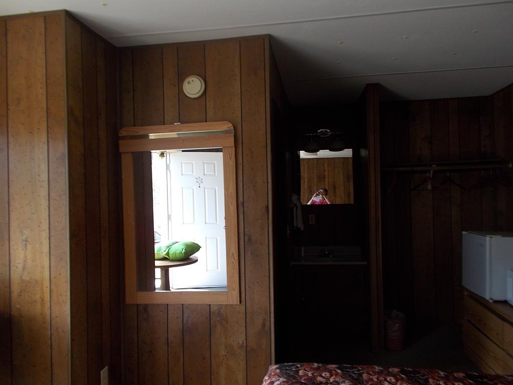 Atomic Inn Beatty Near Death Valley Esterno foto