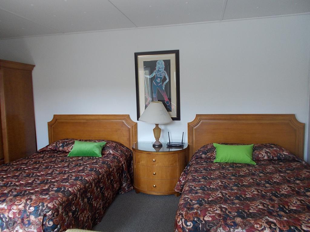 Atomic Inn Beatty Near Death Valley Esterno foto